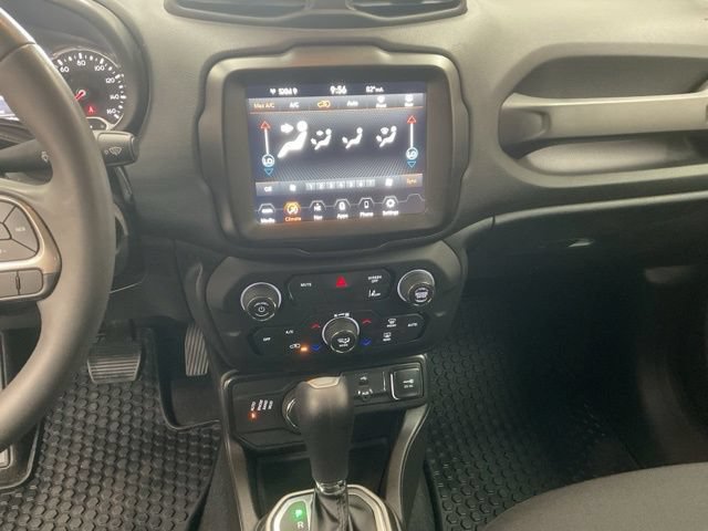 2022 Jeep Renegade Utility 4D Latitude 4WD - Image 20