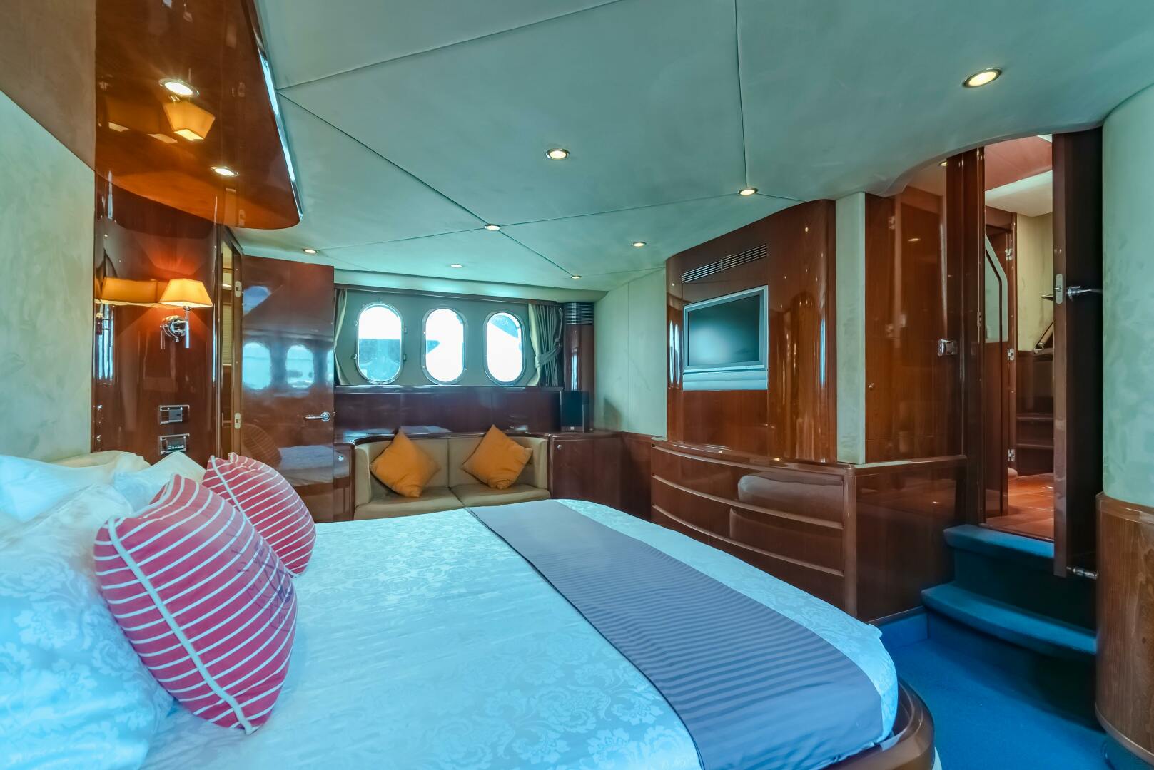 2006 Princess Yachts - Image 16