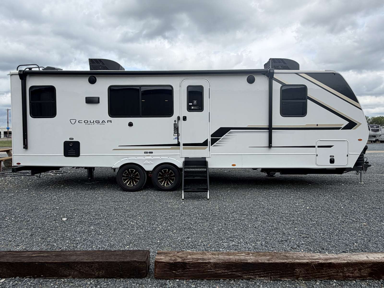 2026 Keystone Cougar Half-Ton 26LBW - Image 8