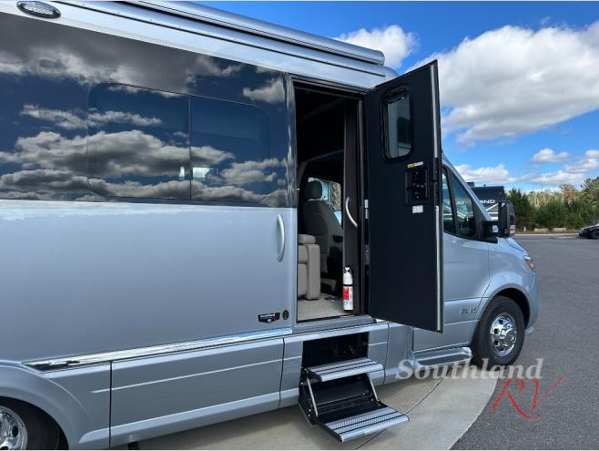 2026 Airstream Atlas Advanced Power Plus - Image 13