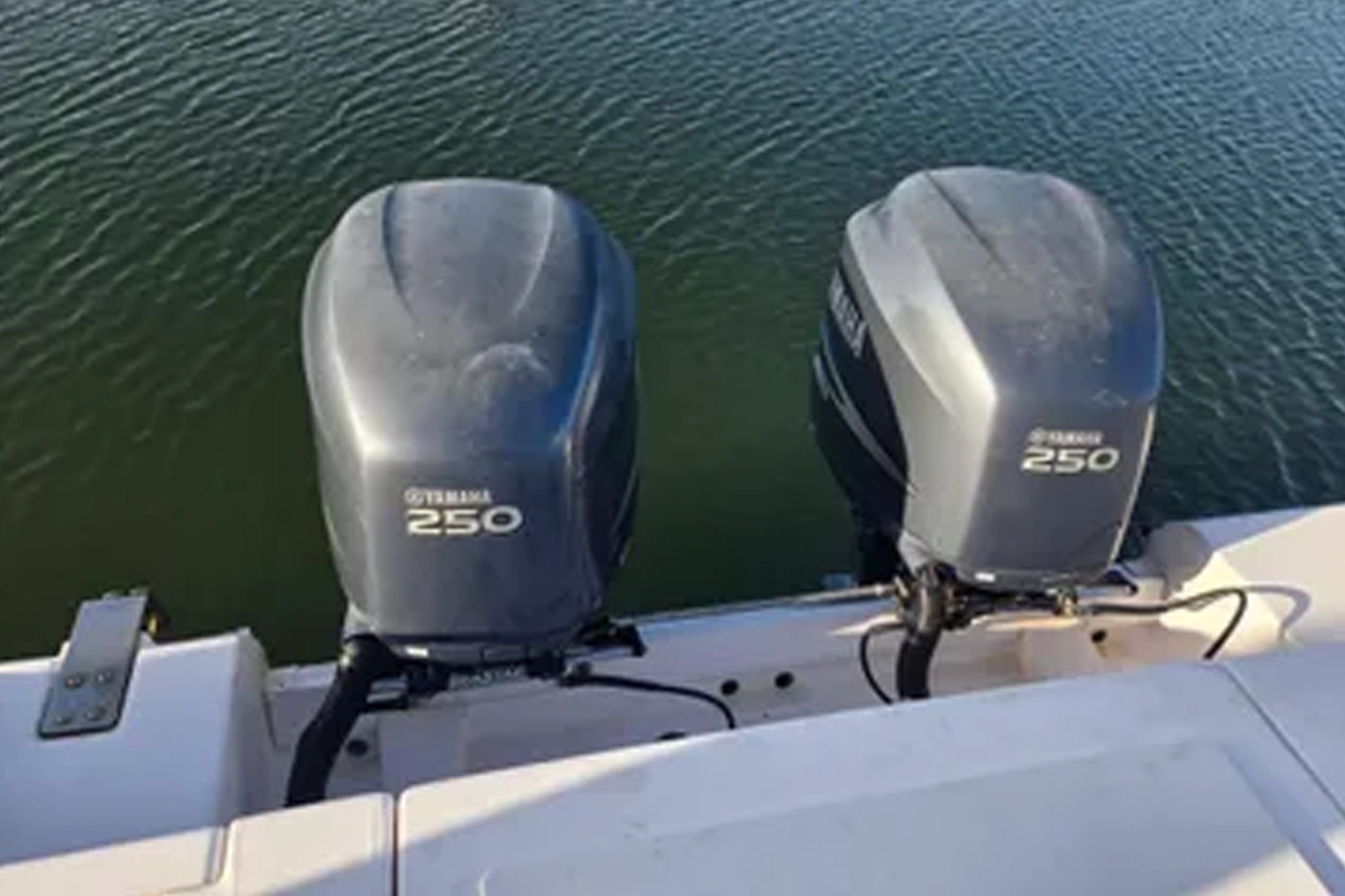 2004 Grady-White Express 330 - Image 7