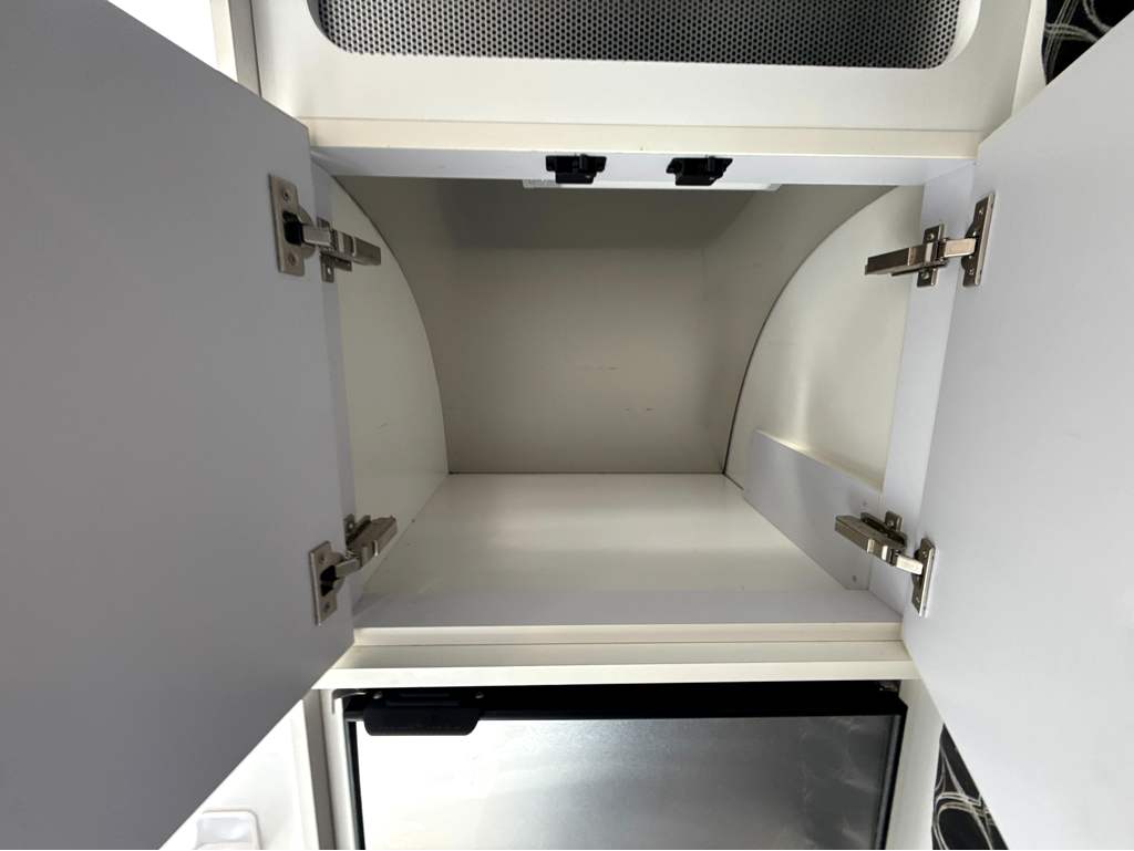 2022 AIRSTREAM CARAVEL 19CB - Image 26