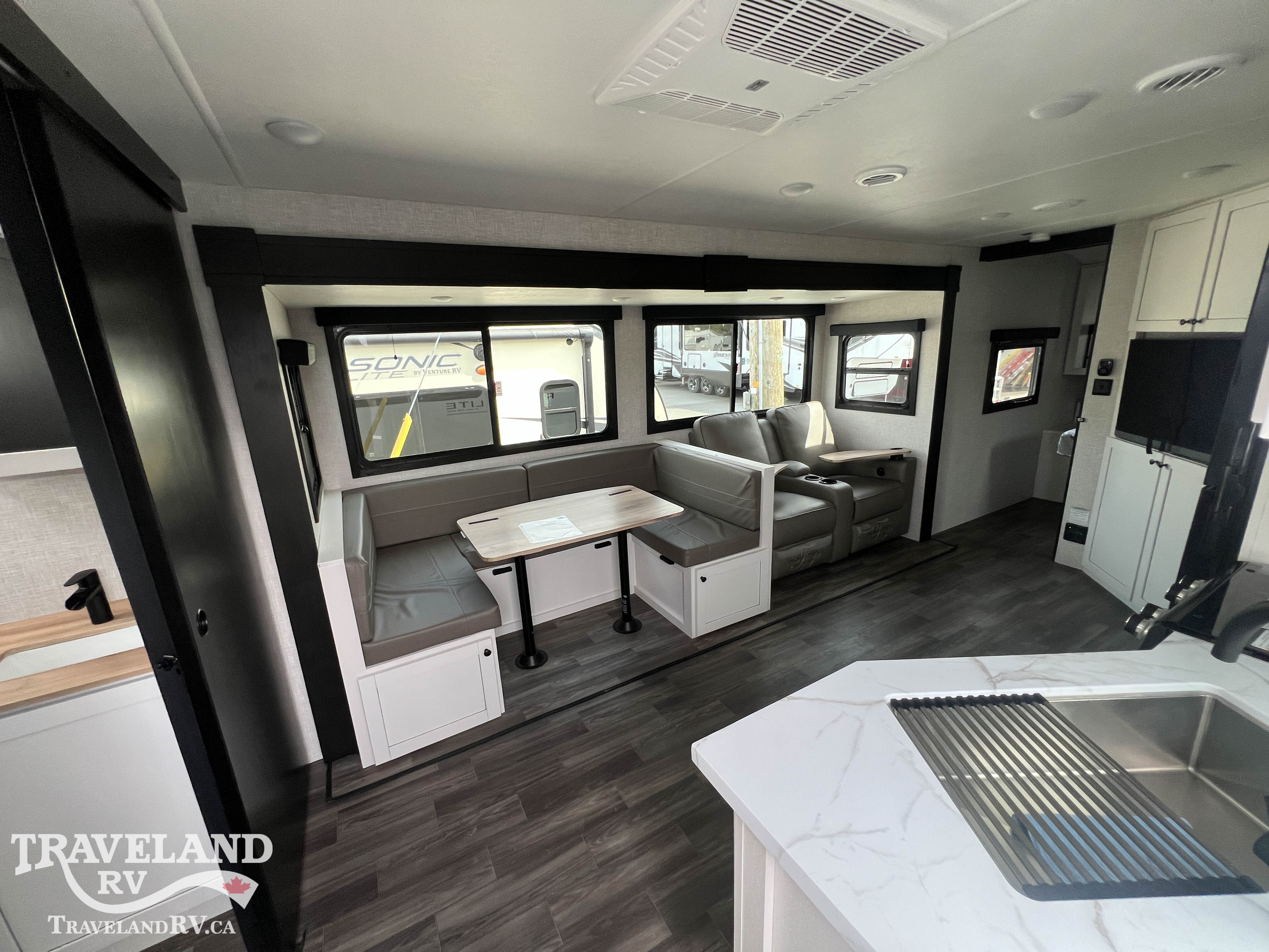 2025 Highland Ridge Range Lite 252RB - Image 7