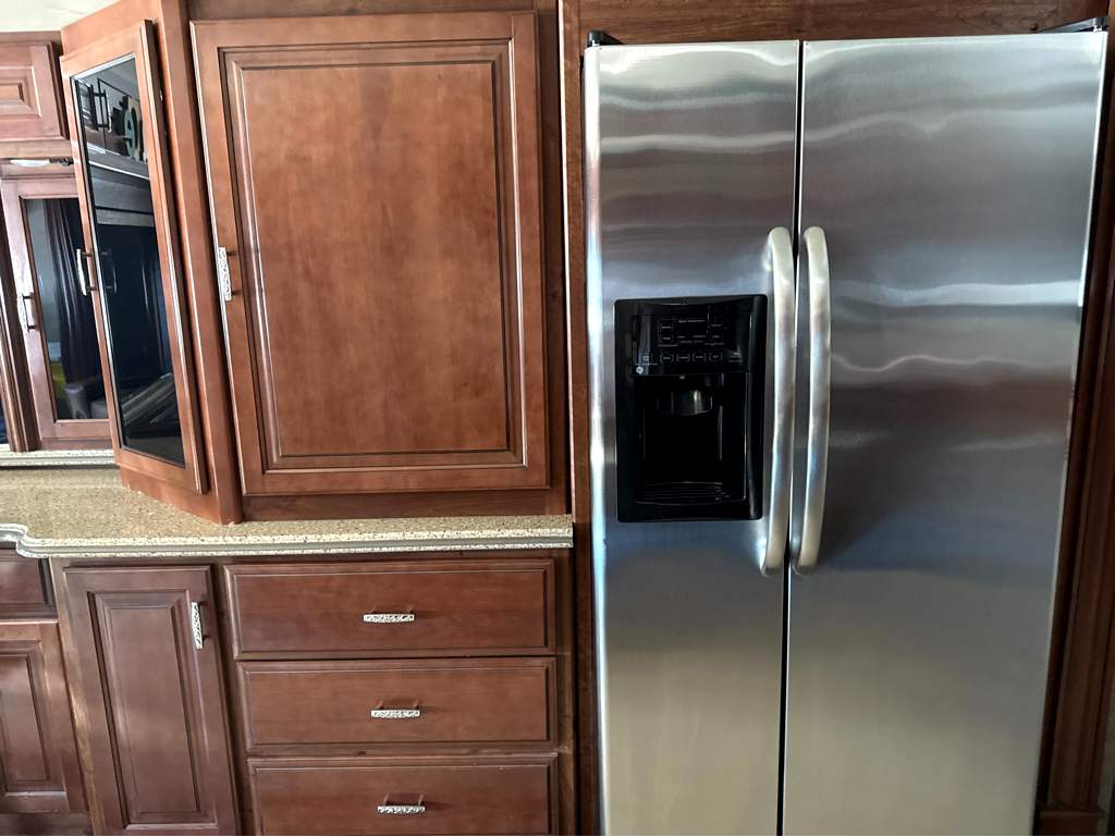 2014 Fleetwood DISCOVERY 40E - Image 19
