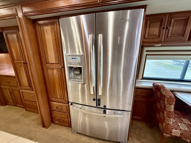 2013 WINNEBAGO TOUR 42QD - Image 17