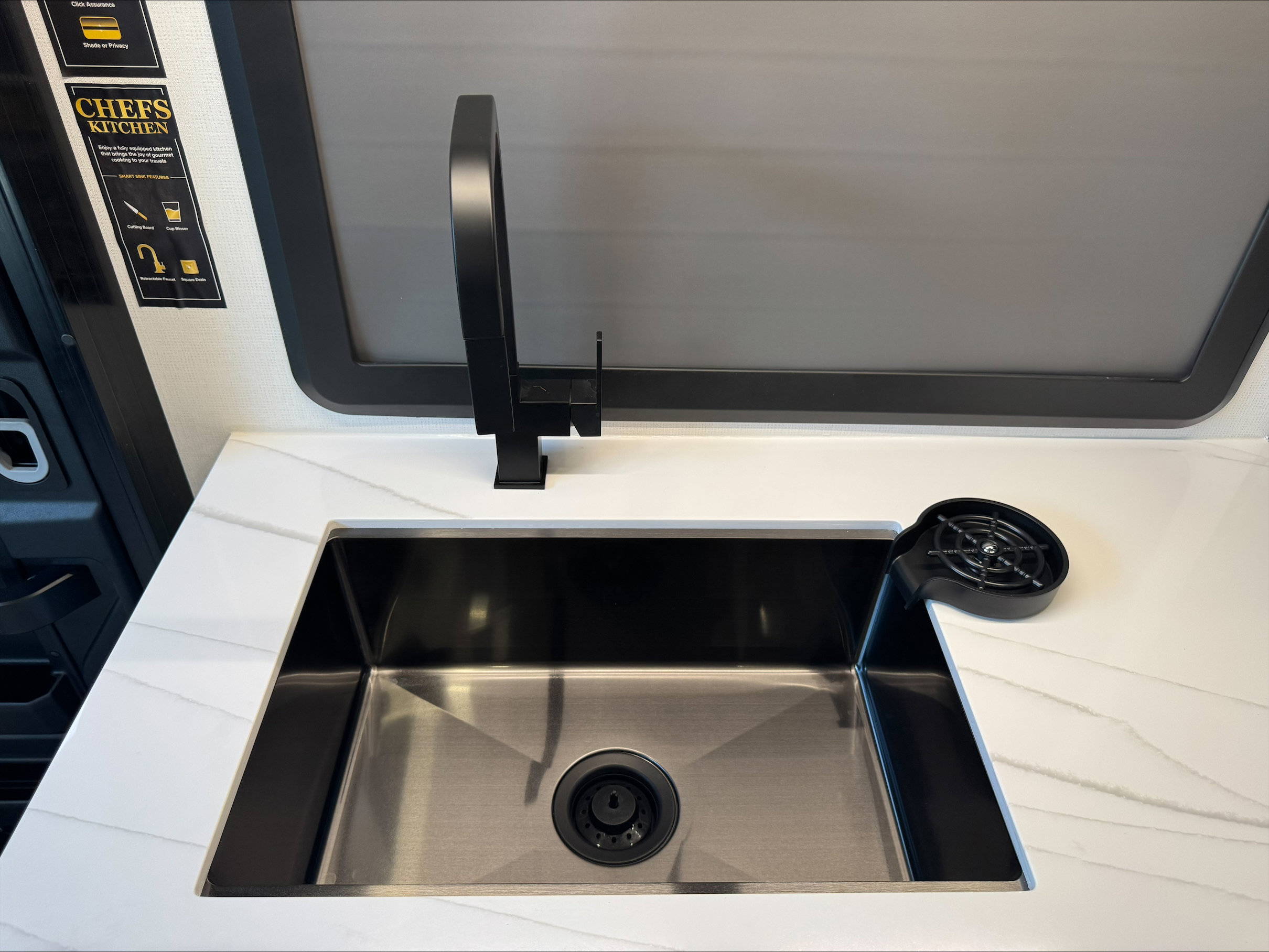 2026 GRAND DESIGN LINEAGE SERIES F 31ZW - Image 17