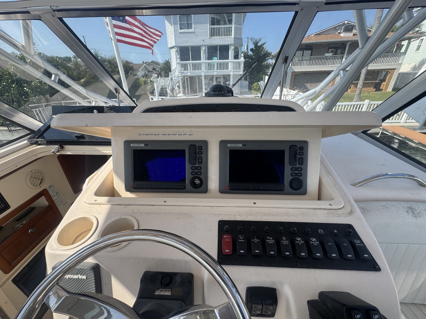 2007 Grady-White 305 Express - Image 15