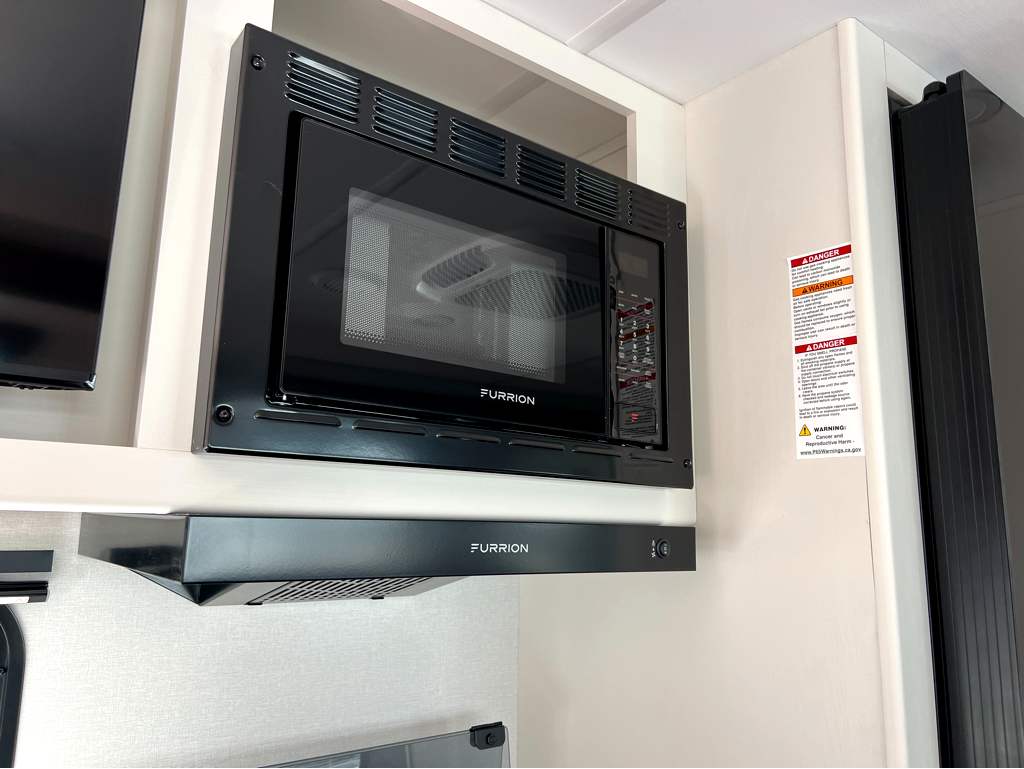 2027 GRAND DESIGN TRANSCEND 335BHT - Image 12