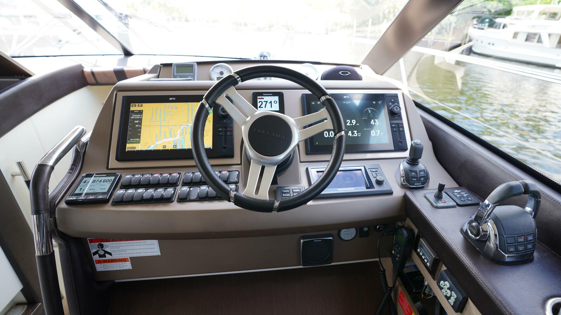 2018 Prestige 500 Flybridge - Image 16