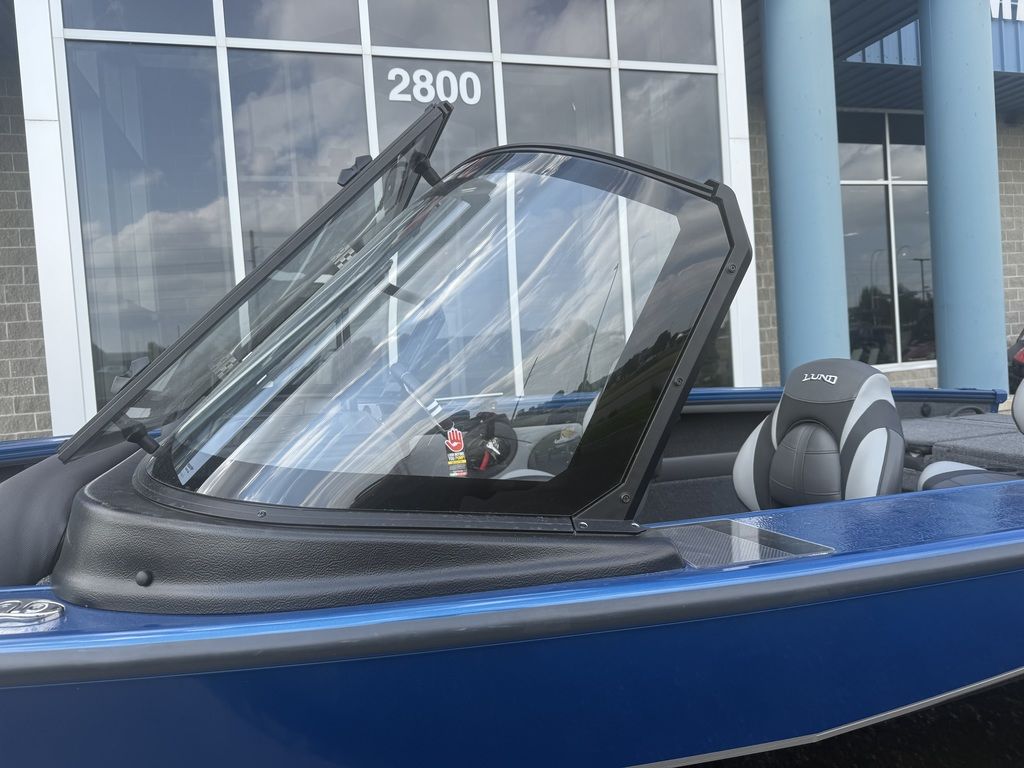 2026 Lund 1875 Crossover XS Sport - Image 8