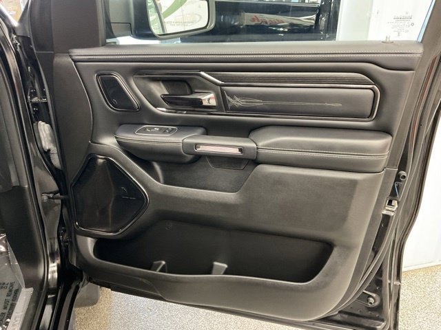 2024 Ram 1500 Pickup Crew Cab Limited 4WD - Image 26