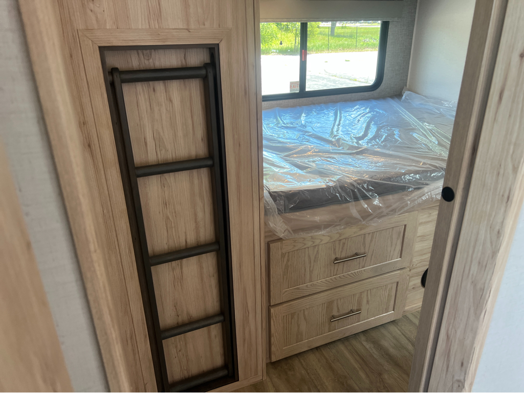 2023 Alliance RV Avenue 36BRM - Image 12