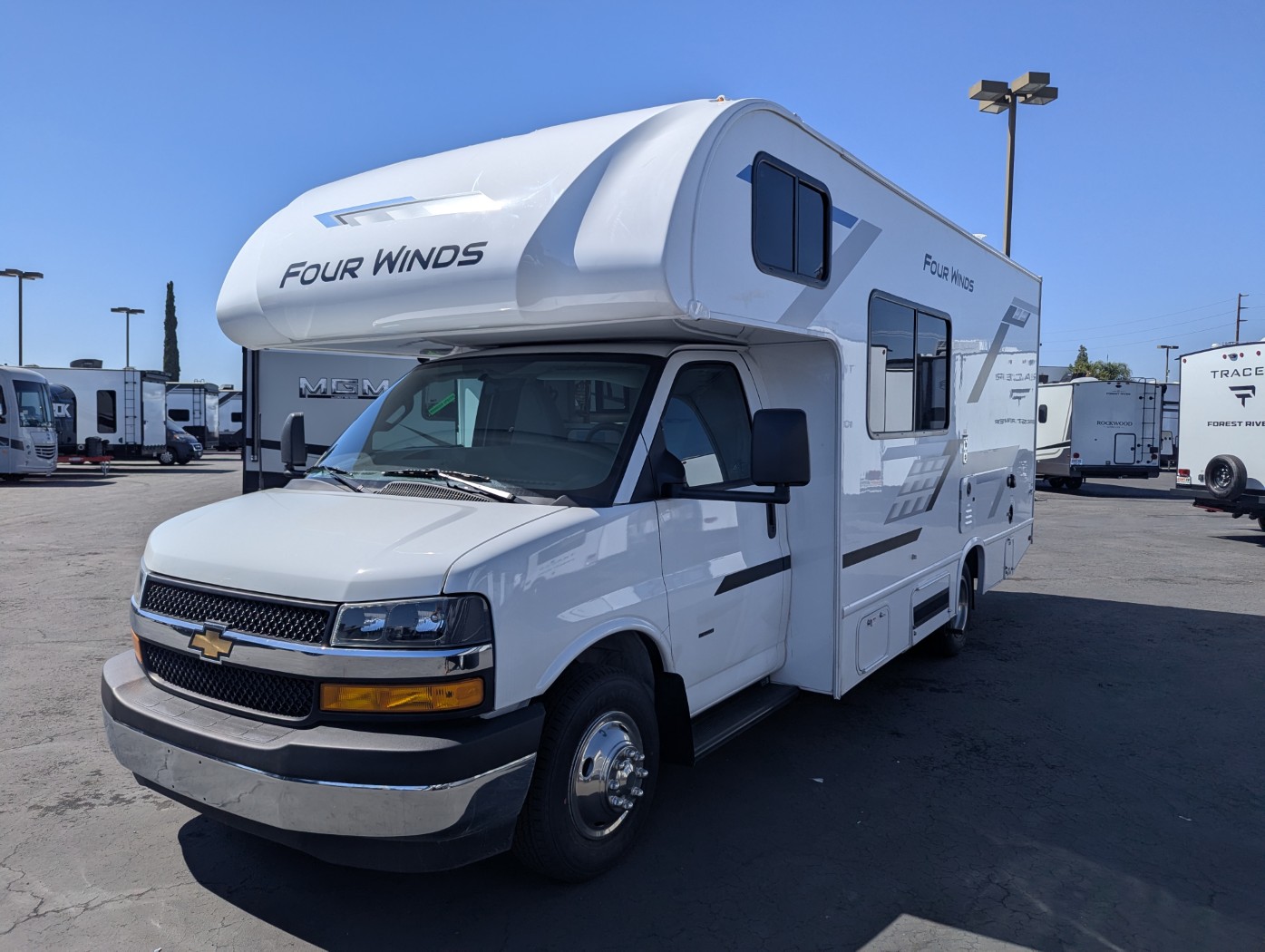 2027 Thor Motor Coach Four Winds 21Z - Image 3