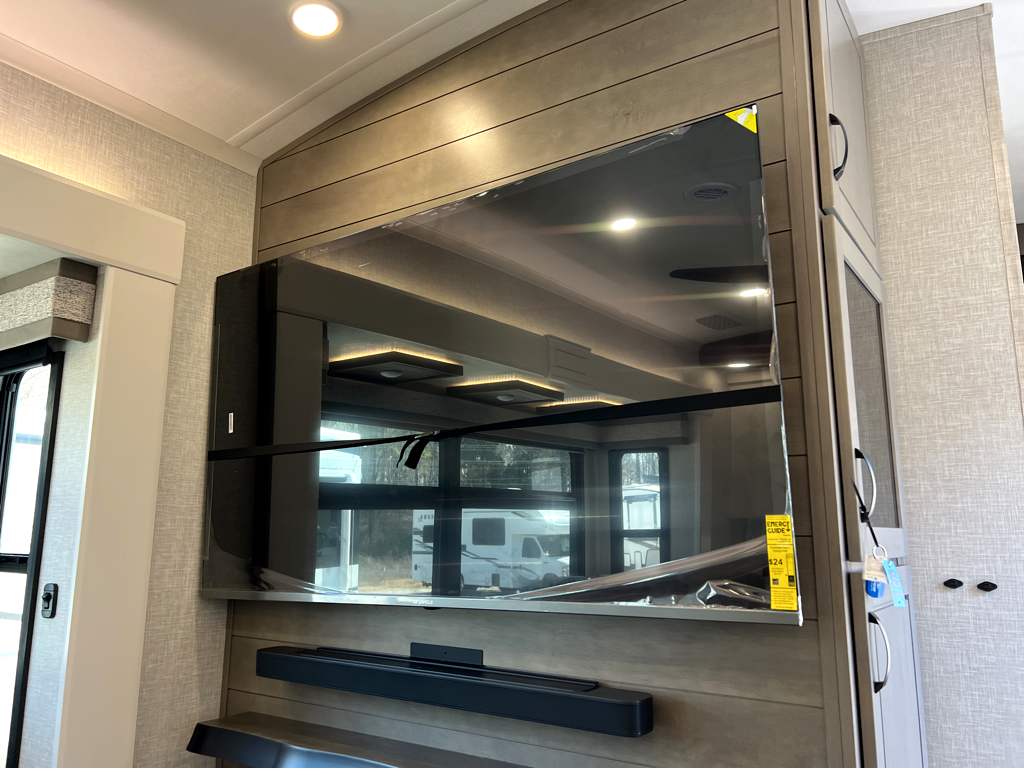 2025 JAYCO NORTH POINT 365RKTS - Image 11