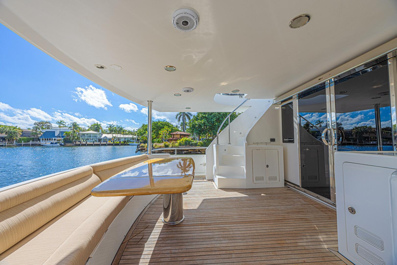 2010 Ocean Alexander 74 Motoryacht - Image 25