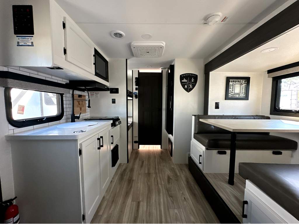 2027 VENTURE RV SPORTTREK STINGER 222VUD - Image 22
