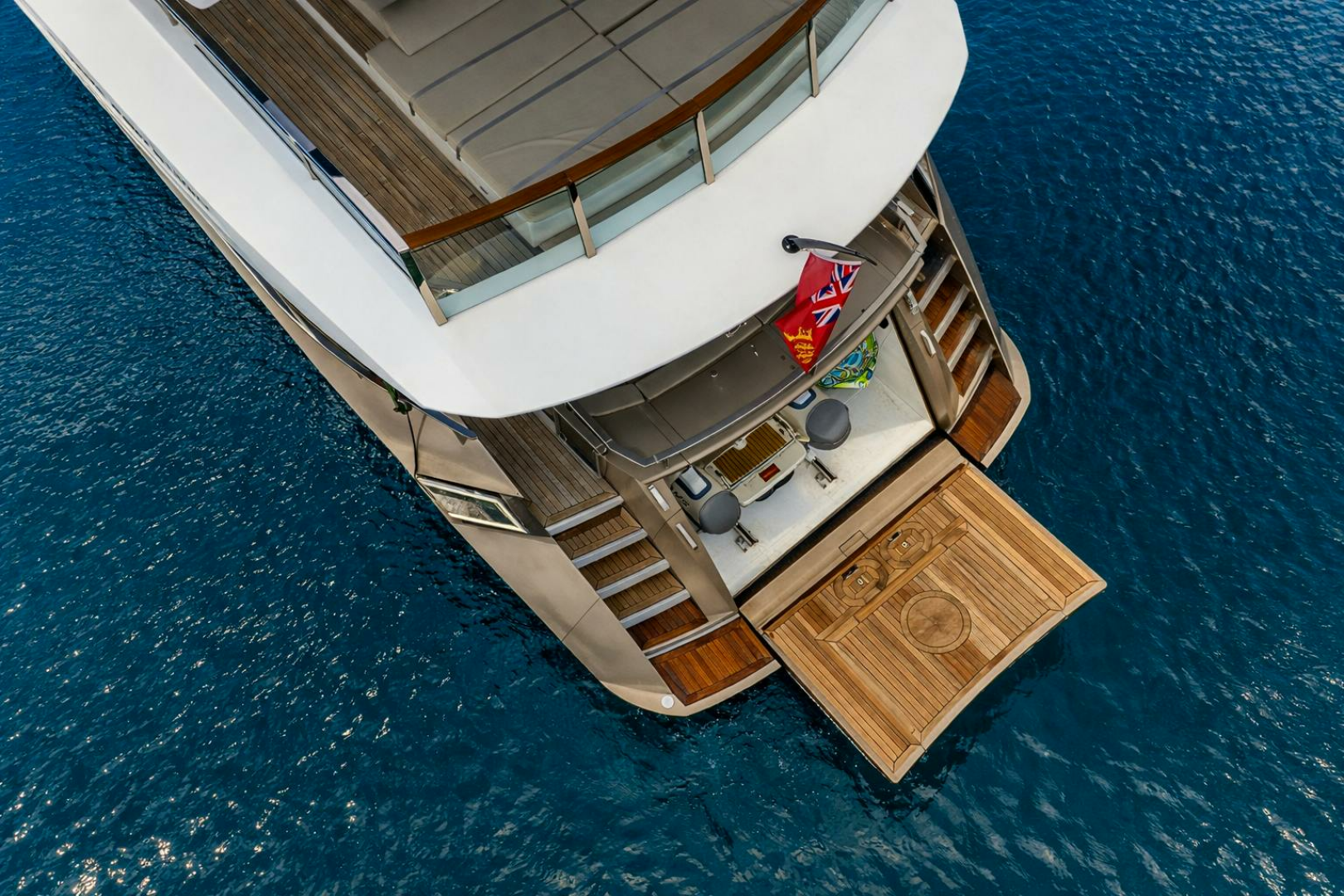 2018 Dominator Yachts Dominator Ilumen Base - Image 4