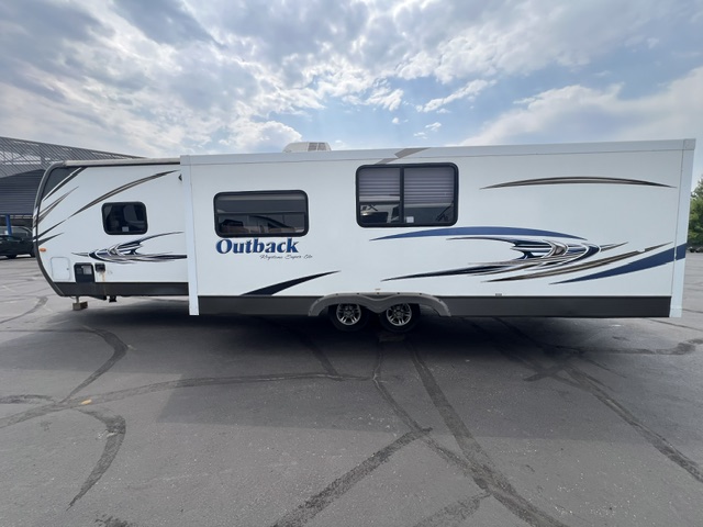 2014 Keystone Outback 323BH - Image 5