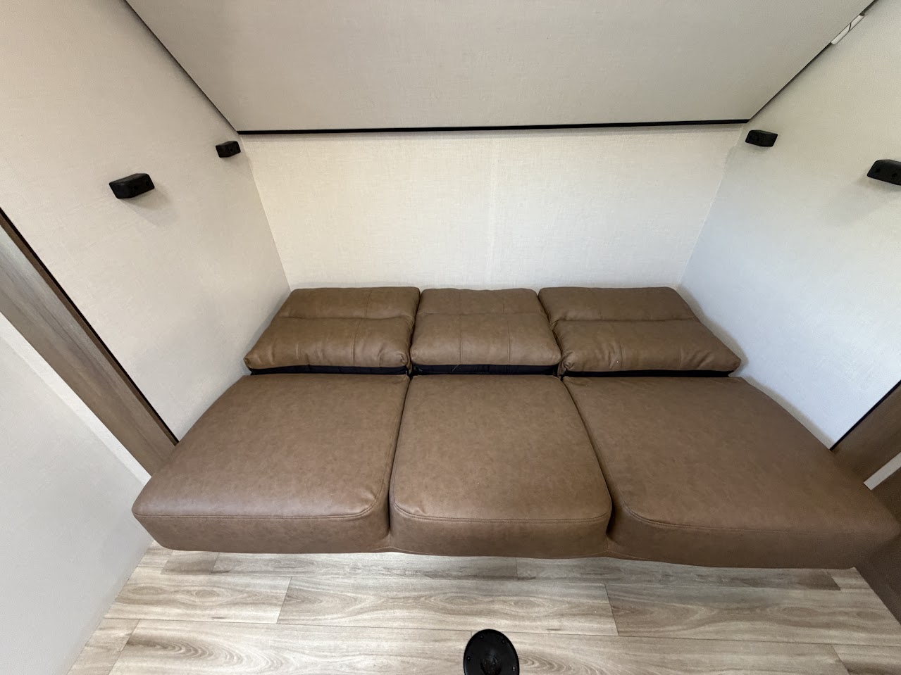 2027 VENTURE RV SPORTTREK 343VBH - Image 45