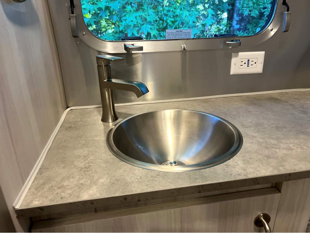 2027 AIRSTREAM INTERNATIONAL 23FBT - Image 15