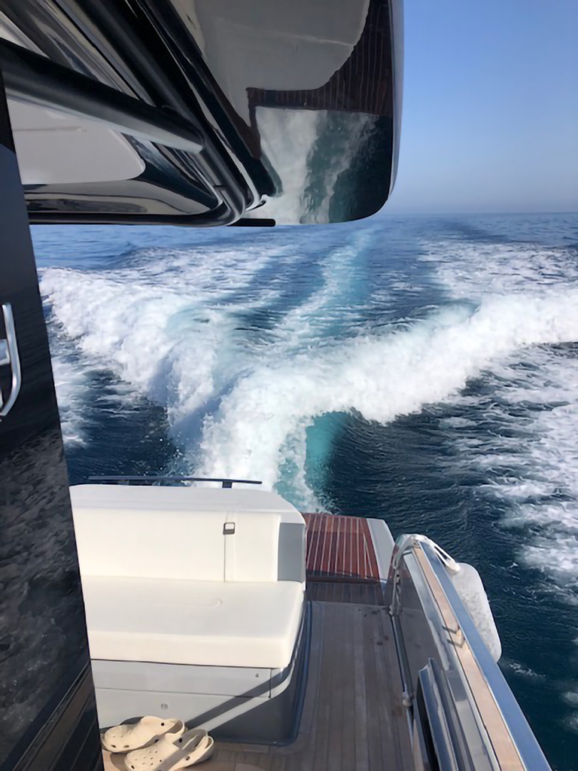 2018 Invictus 370 GT - Image 5