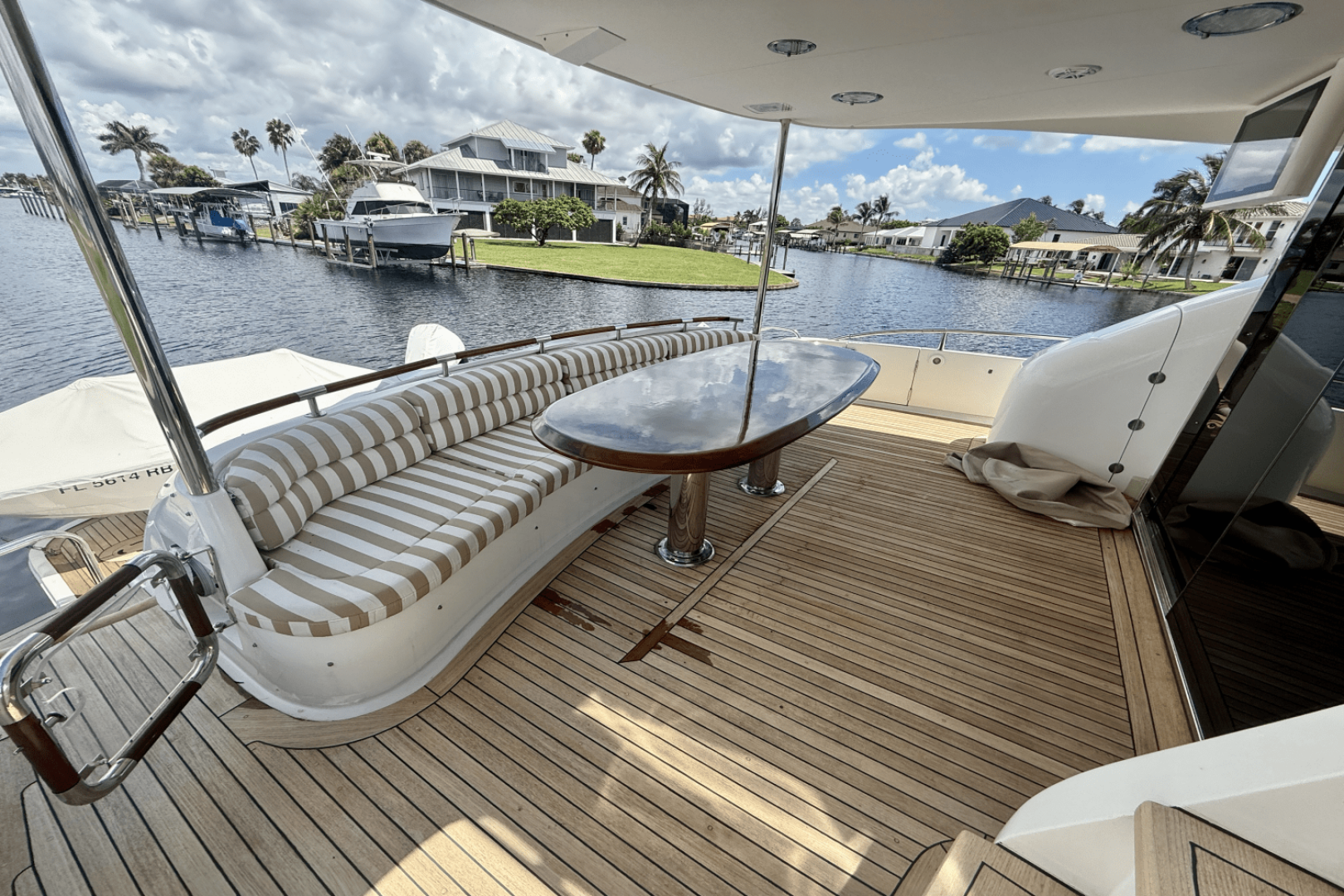 2005 68 FLYBRIDGE - Image 5