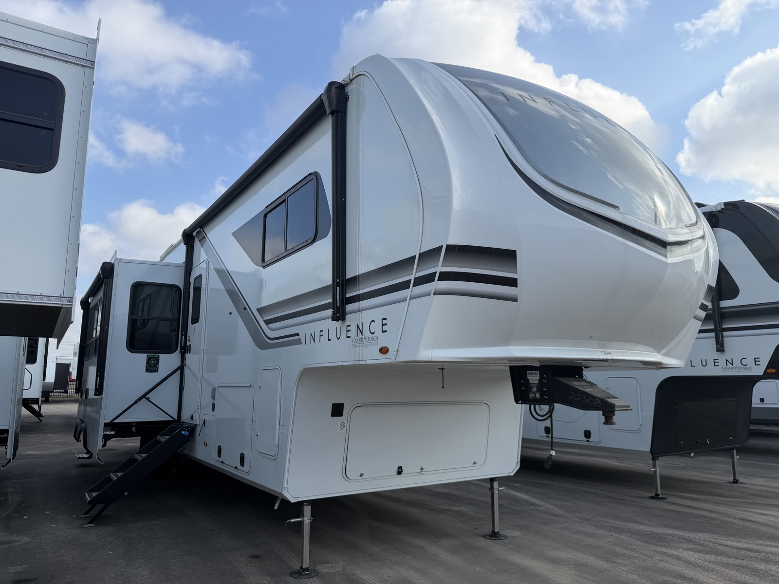 2026 GRAND DESIGN 3704BH - Image 2
