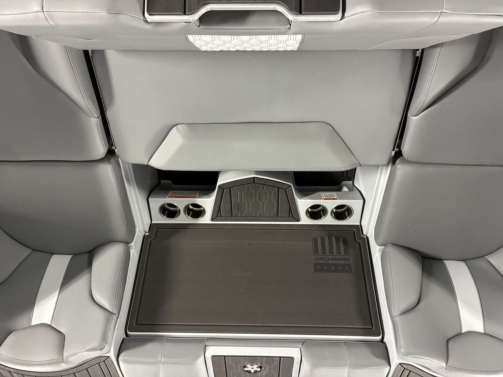 2026 MasterCraft XT24 - Image 28