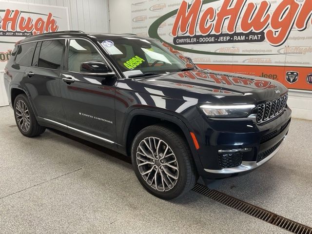 2024 Jeep Grand-Cherokee-L Laredo Altitude 4x4 - Image 3