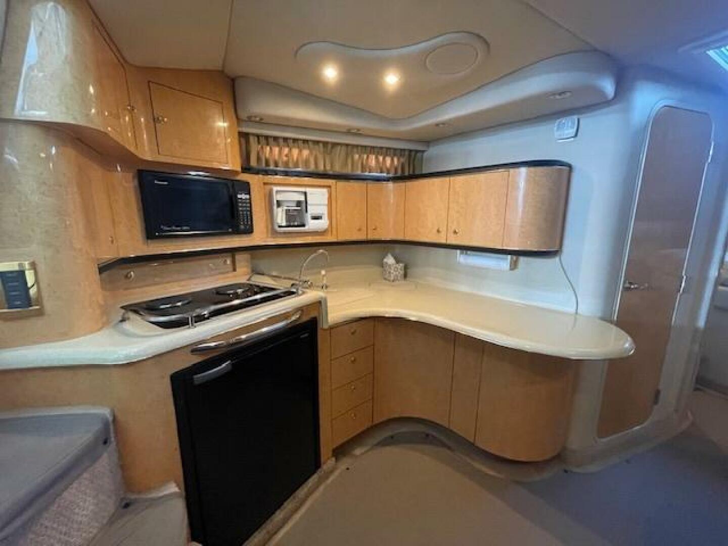 1998 Sea Ray 370 Sundancer - Image 37