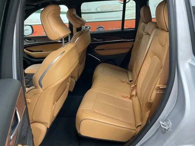 2025 Jeep Grand-Cherokee-L Laredo Altitude 4x4 - Image 22