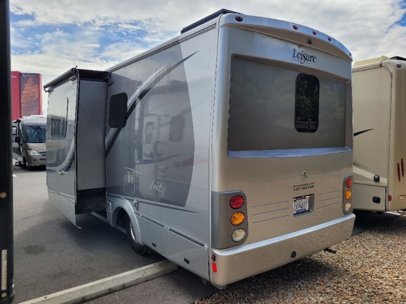 2011 Leisure Travel Unity 24MB - Image 2
