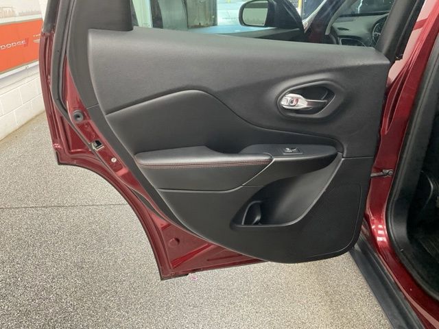 2021 Jeep Cherokee Utility 4D Trailhawk 4WD V6 - Image 19