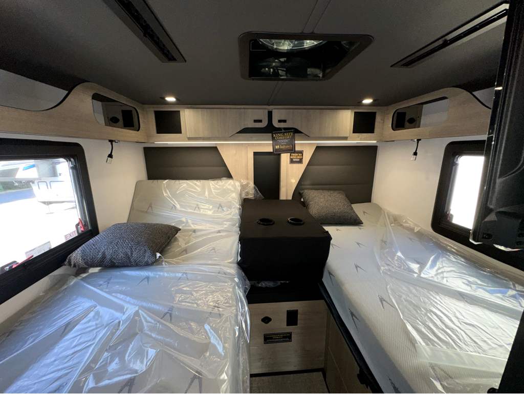 2026 Grand Design Lineage Series M 25TK - Image 24