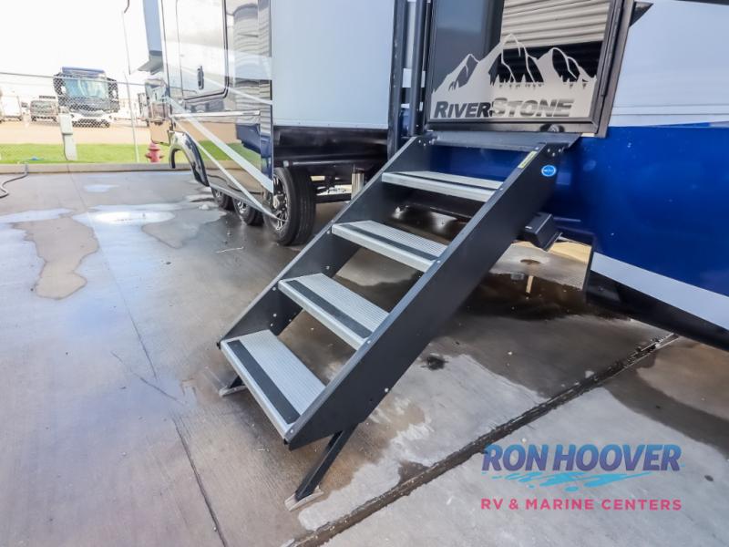 2024 FOREST RIVER 421FK - Image 22