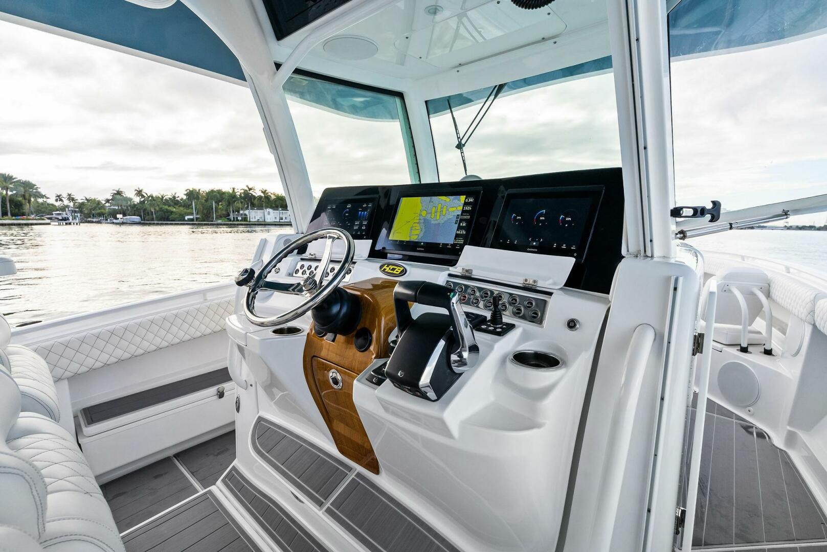 2023 HCB 42 Lujo - Image 30
