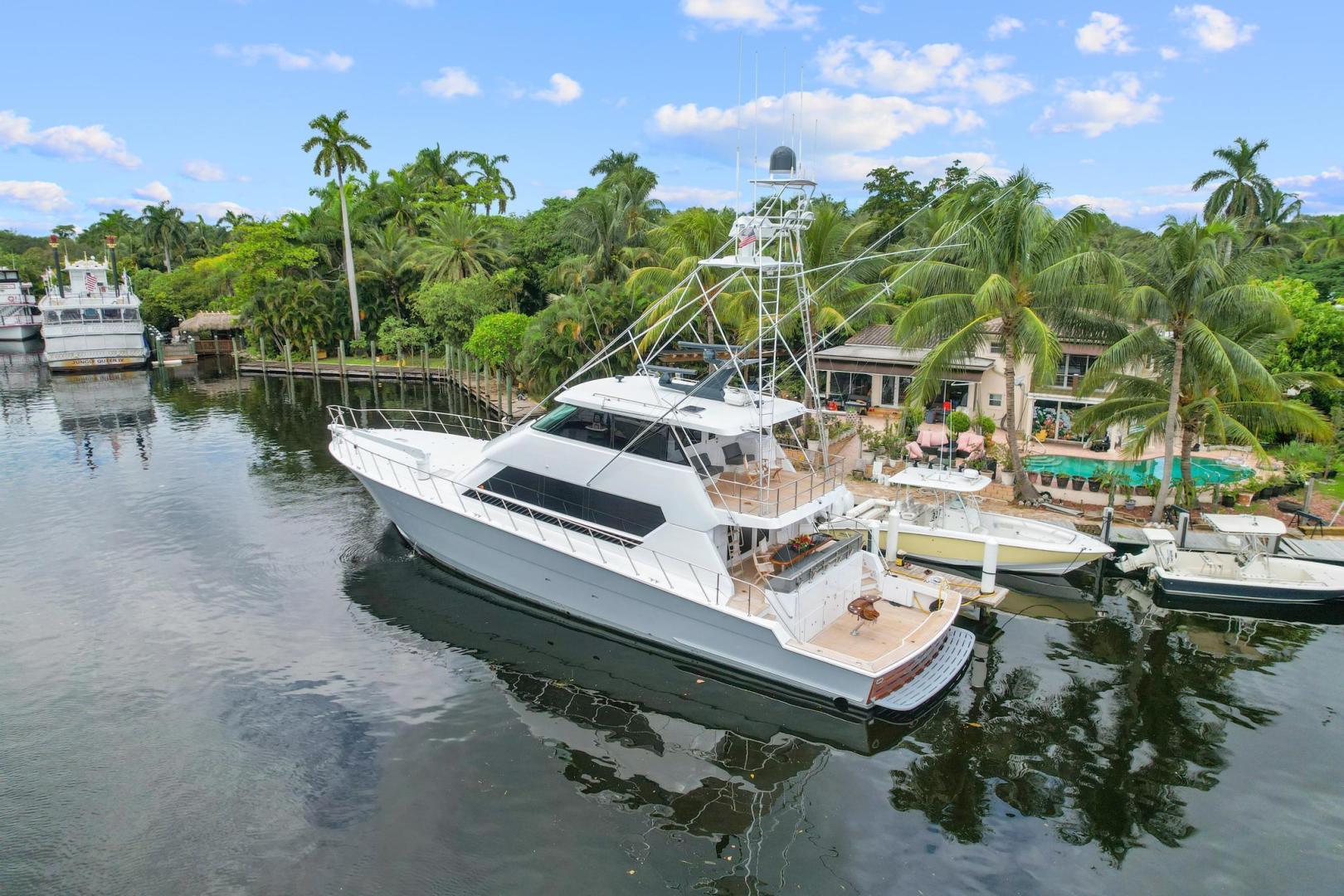 1998 Hatteras 82 Convertible - Image 5