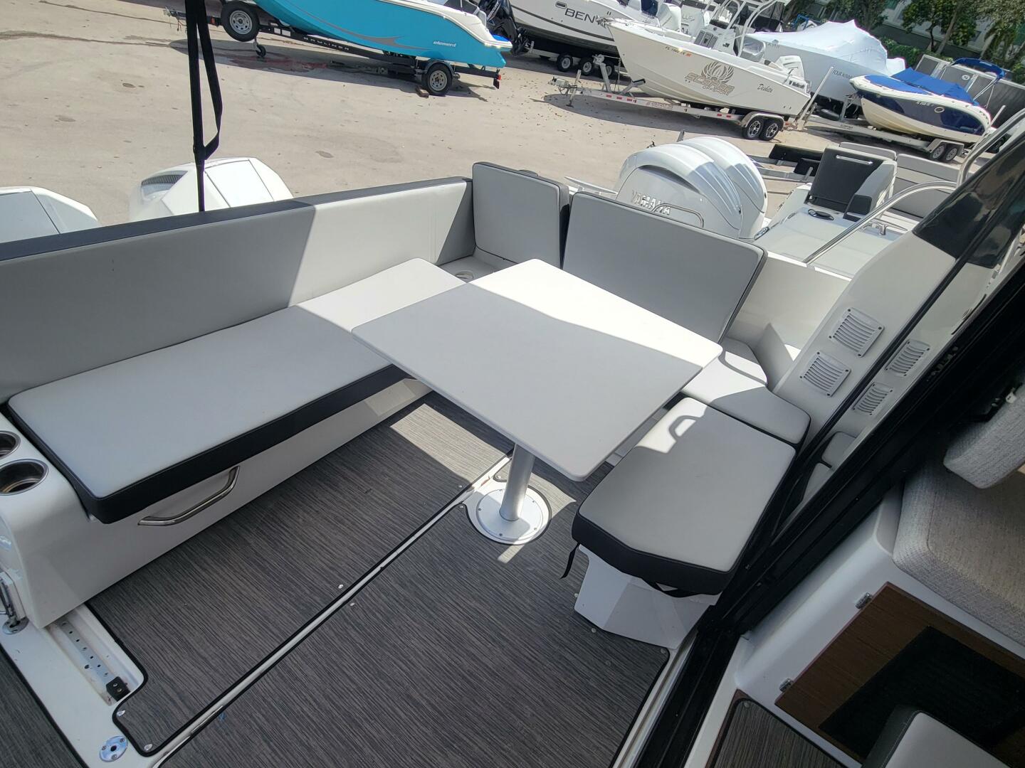 2023 Jeanneau NC895 - Image 6