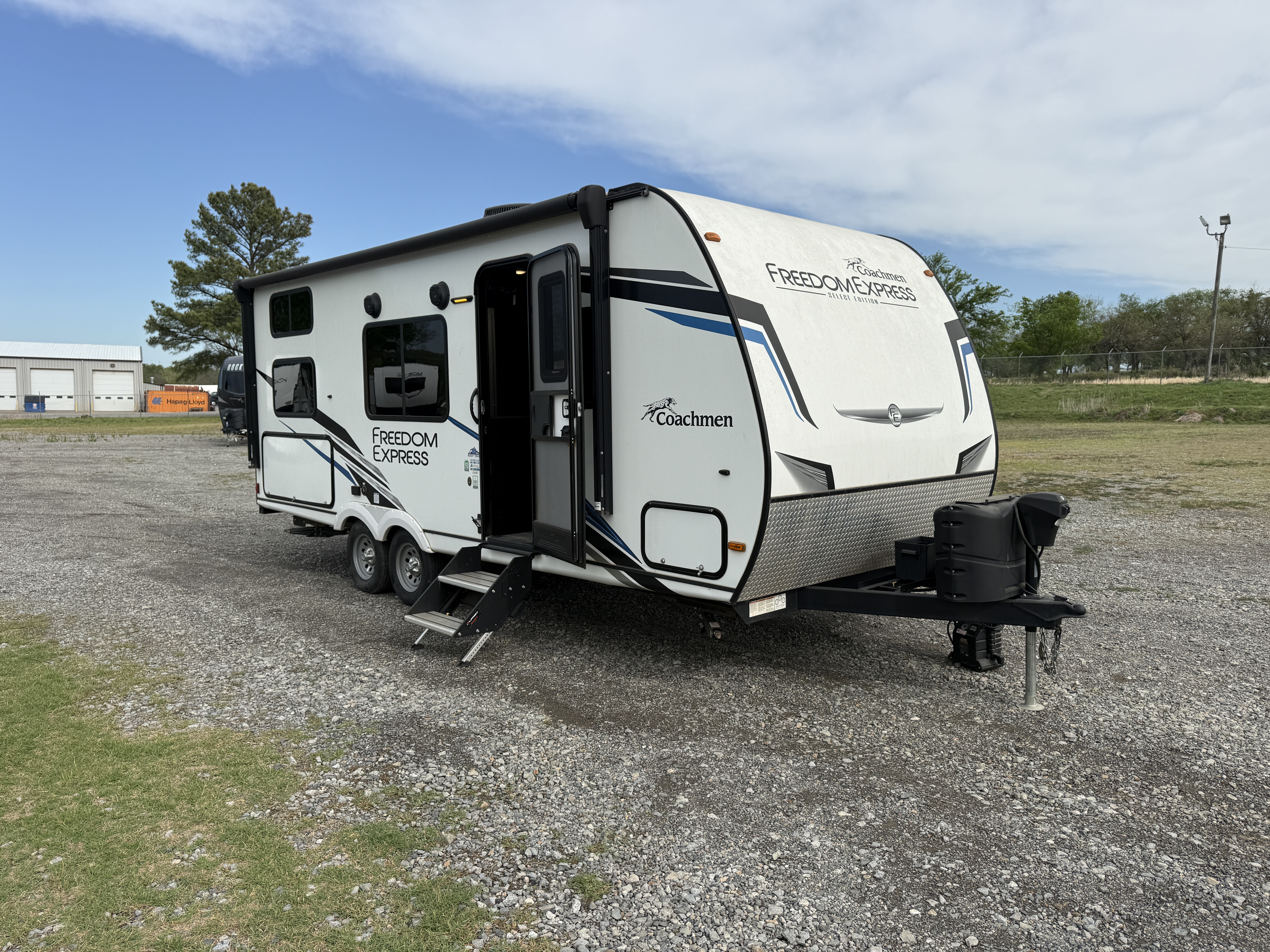 2023 Coachmen Freedom Express Select 22SE - Image 9