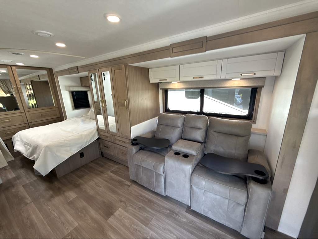 2027 ENTEGRA COACH ODYSSEY 24B - Image 10