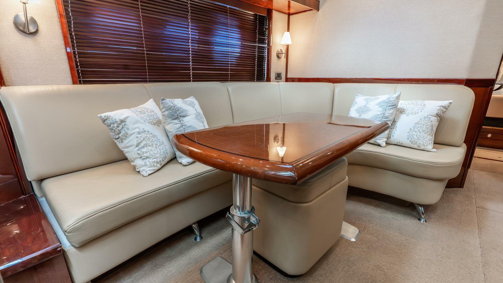 2008 Sea Ray Sundancer 60 - Image 10
