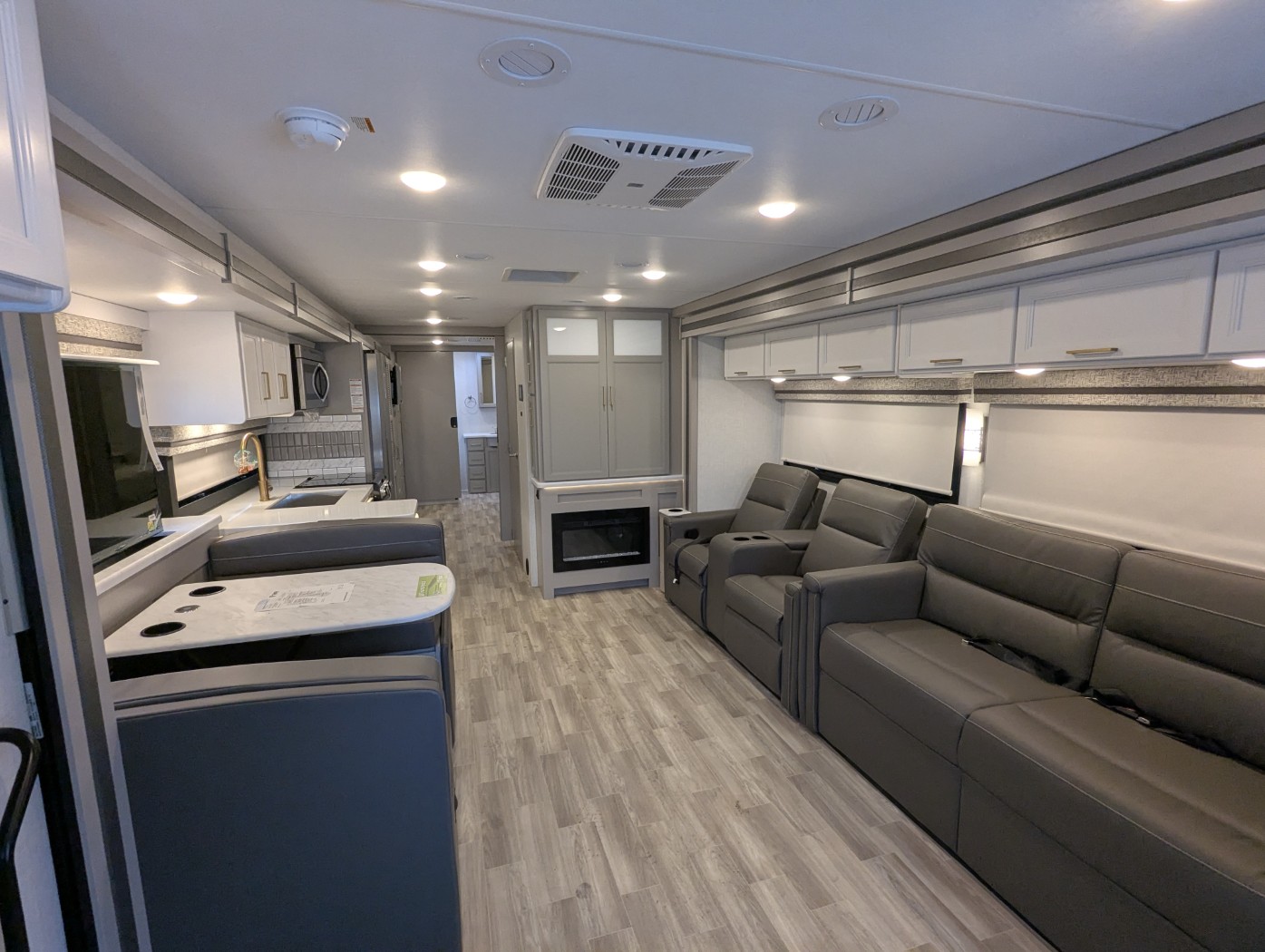 2026 Thor Motor Coach Windsport 36H - Image 10