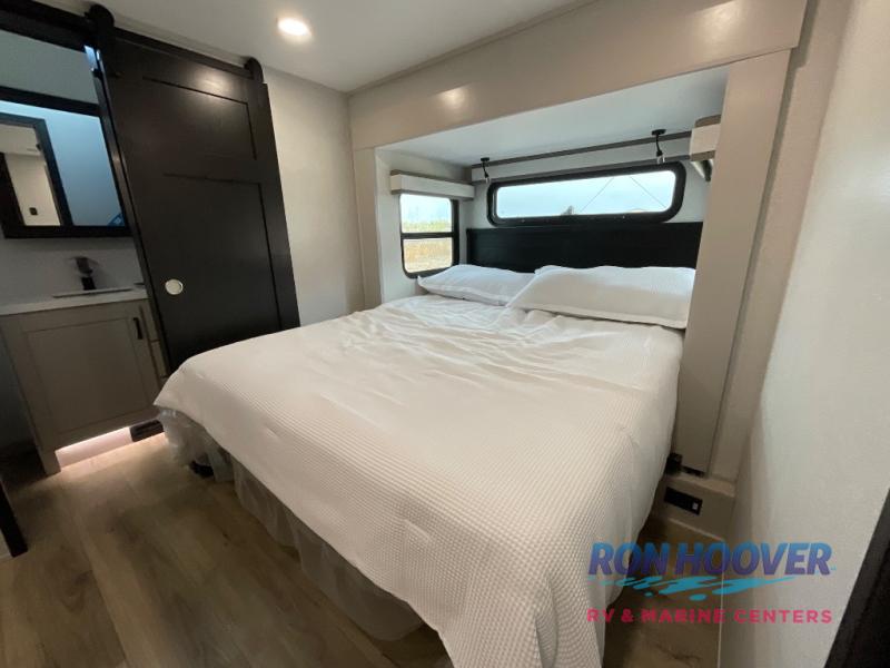 2026 JAYCO NORTHPOINT 395DSDB - Image 32