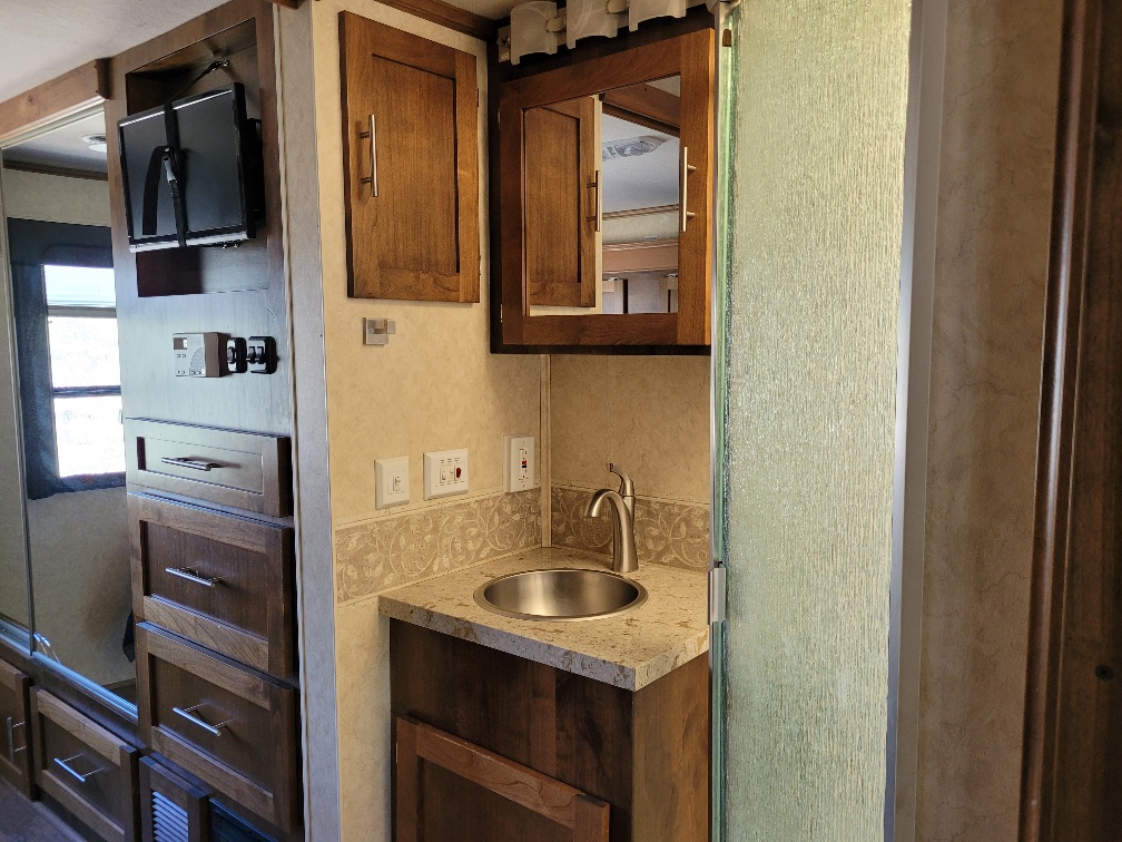 2006 Jayco Seneca HD 34 SS - Image 14