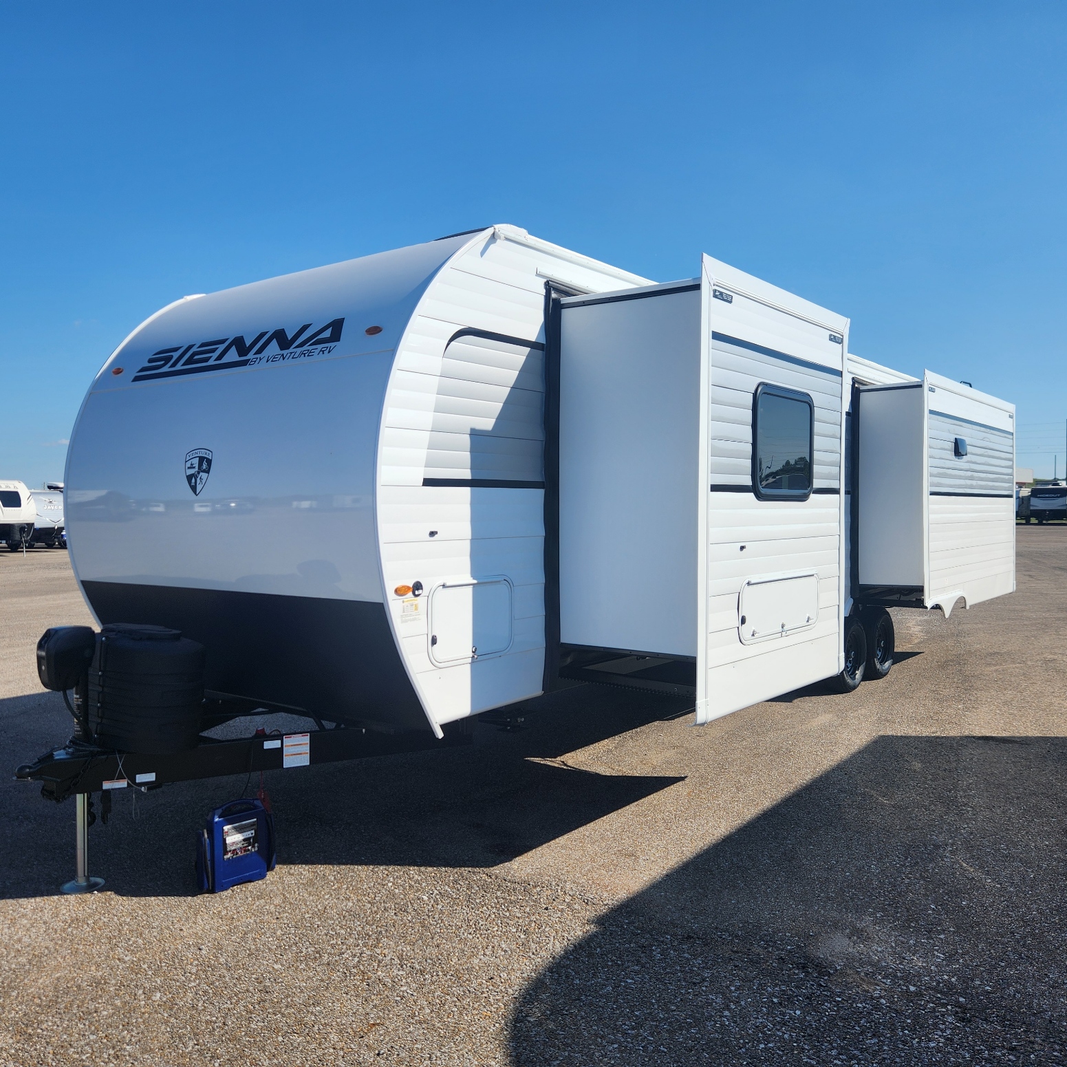 2026 VENTURE RV SIENNA 293VIK - Image 2