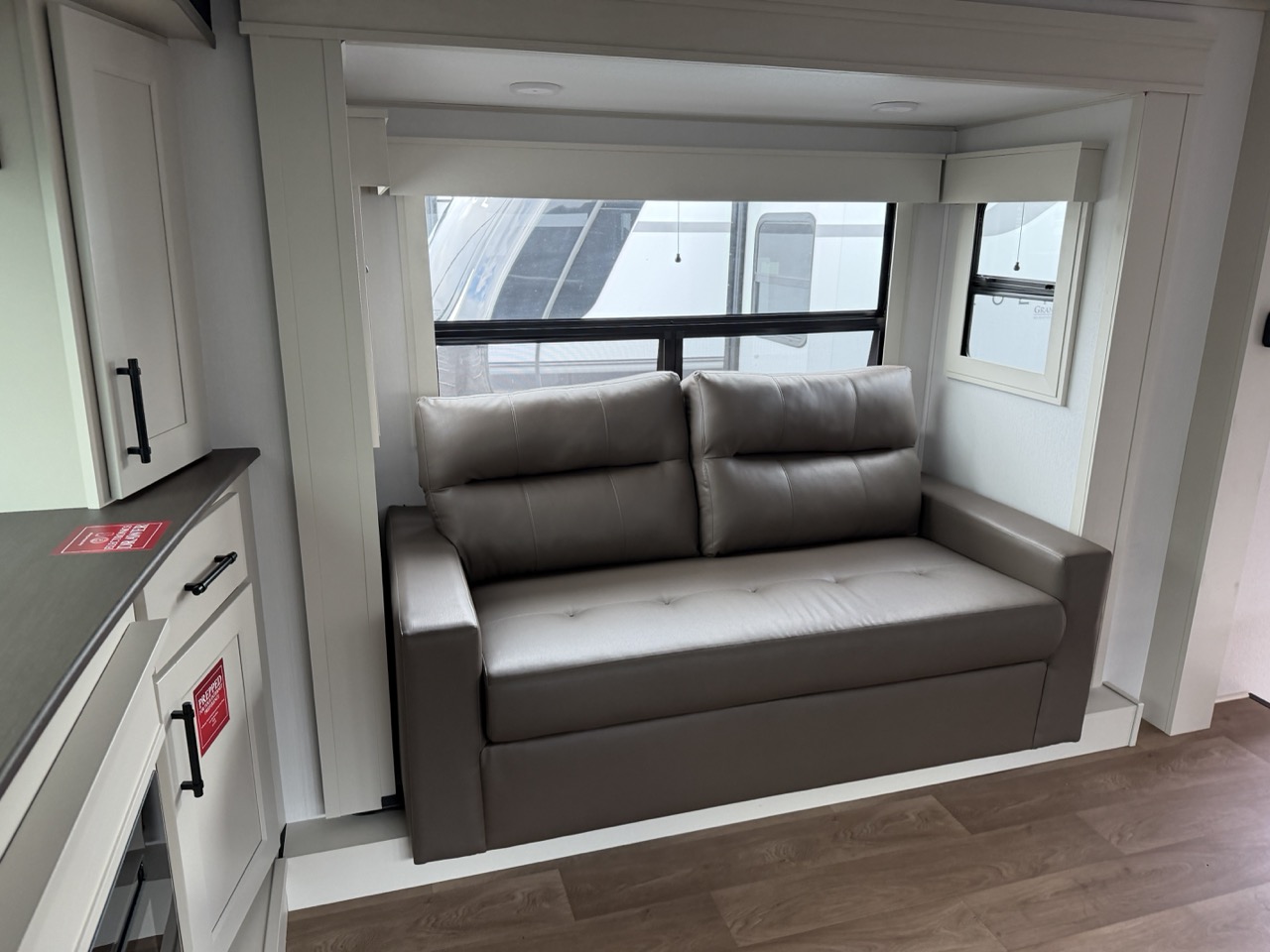 2026 Grand Design Solitude 380FL - Image 32