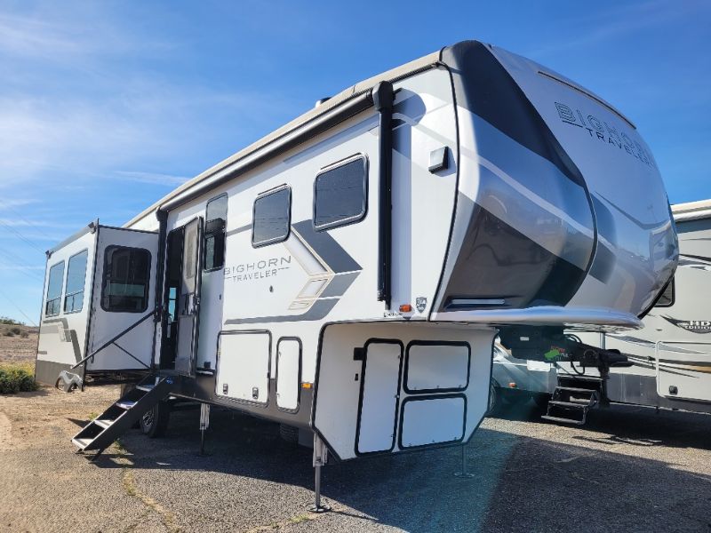 2023 Heartland Bighorn Traveler BHTR 32 RS - Image 1