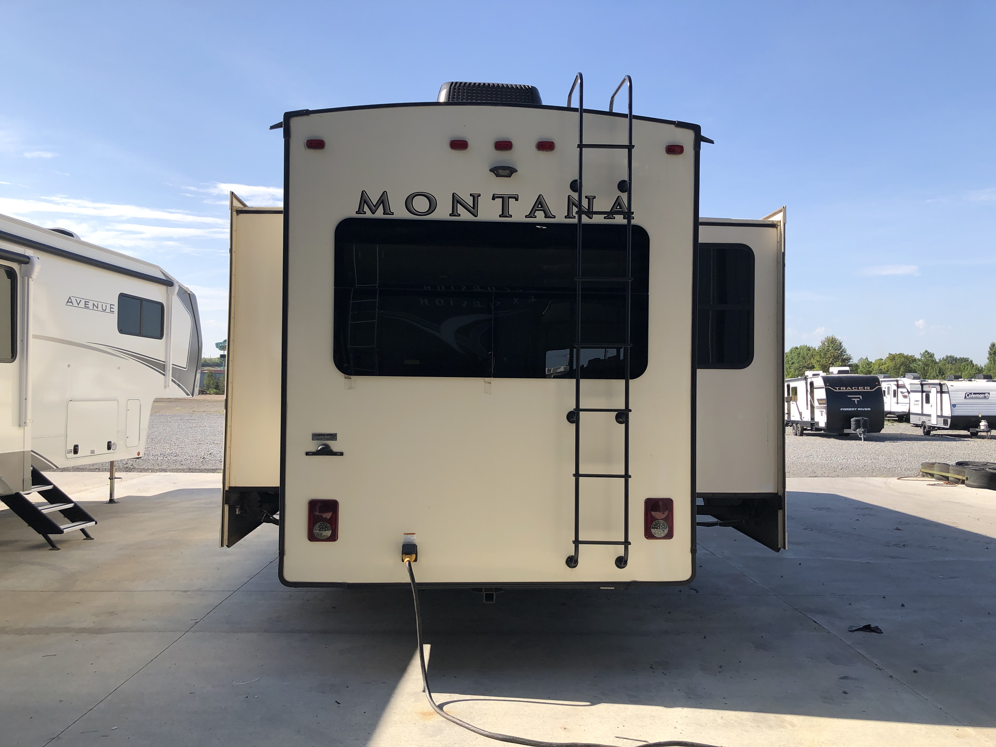 2019 Keystone Montana 3121RL - Image 5