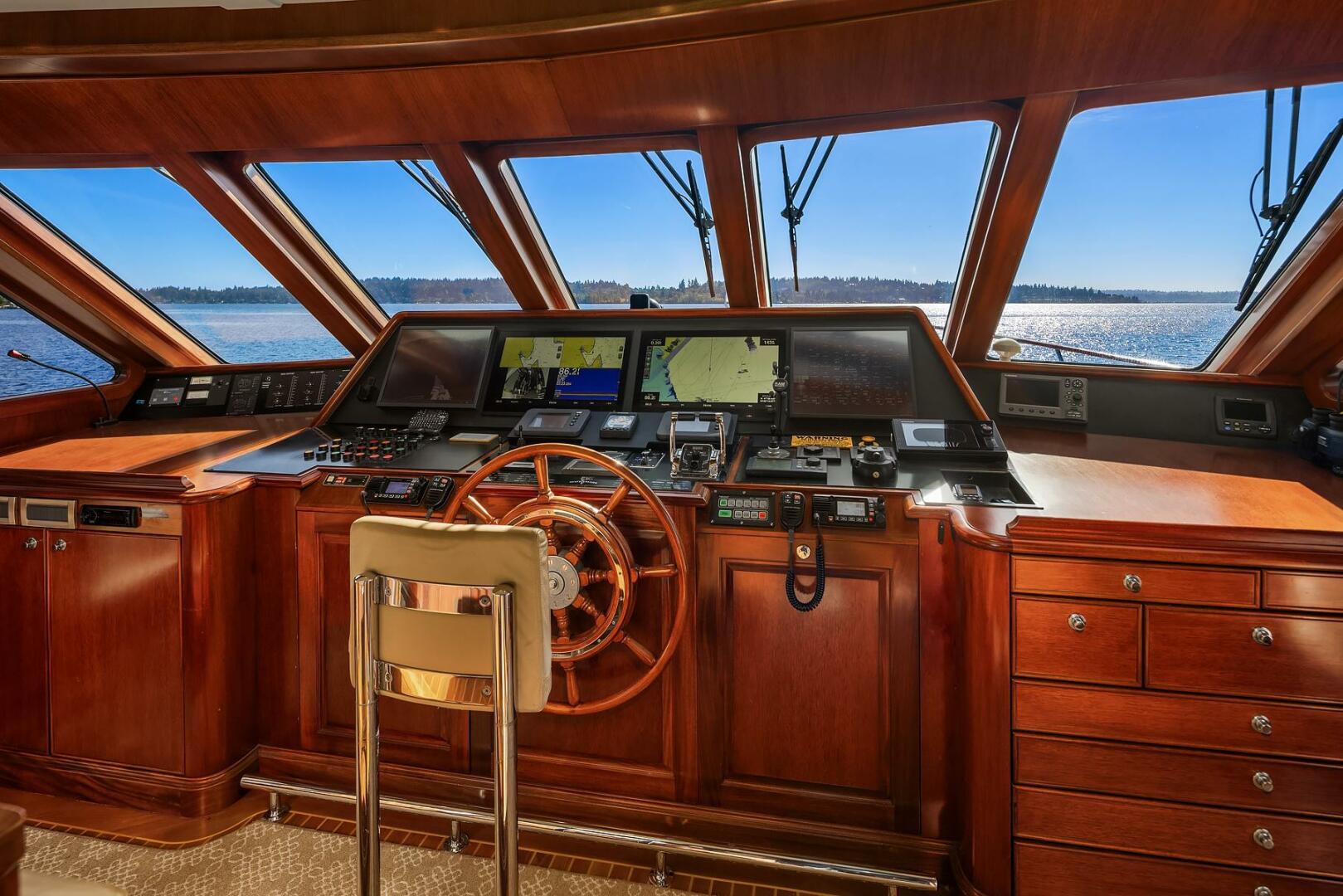 2001 Rayburn Custom Yachts Flush Deck - Image 18