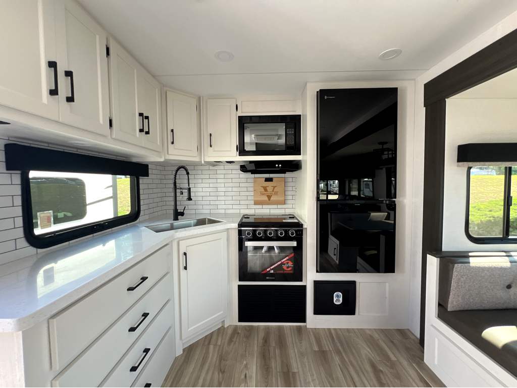 2026 VENTURE RV SPORTTREK 272VRK - Image 11